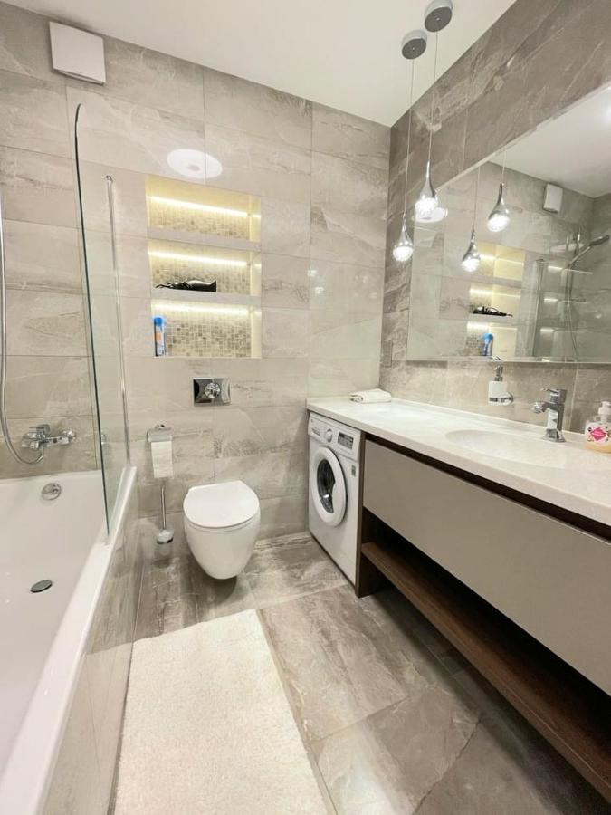 1 Room 60M2 Center Of Obolon Near River Side. 11 Floor 基輔 外观 照片