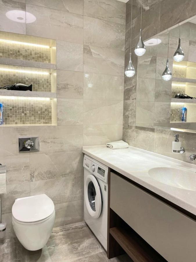 1 Room 60M2 Center Of Obolon Near River Side. 11 Floor 基輔 外观 照片