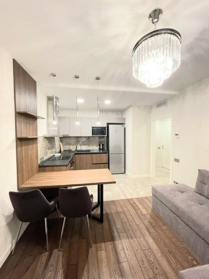 1 Room 60M2 Center Of Obolon Near River Side. 11 Floor 基輔 外观 照片